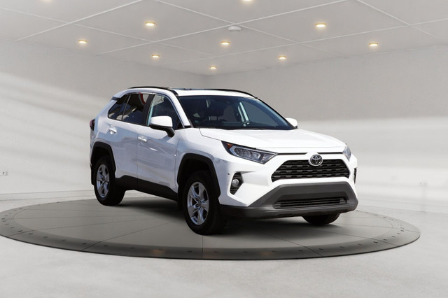 2019 Toyota RAV4 XLE + TOIT OUVRANT + TRACTION INTEGRALE XLE AWD in Cars & Trucks in Longueuil / South Shore - Image 3