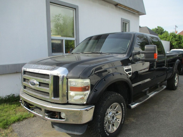 2009 Ford Super Duty F-250 SRW XLT  F 250 SUPER DUTY 4x4  financ in Cars & Trucks in Laval / North Shore