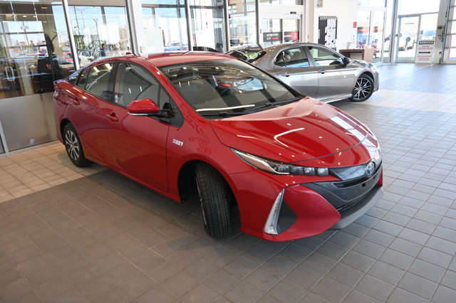 2020 Toyota PRIUS PRIME in Cars & Trucks in West Island - Image 4