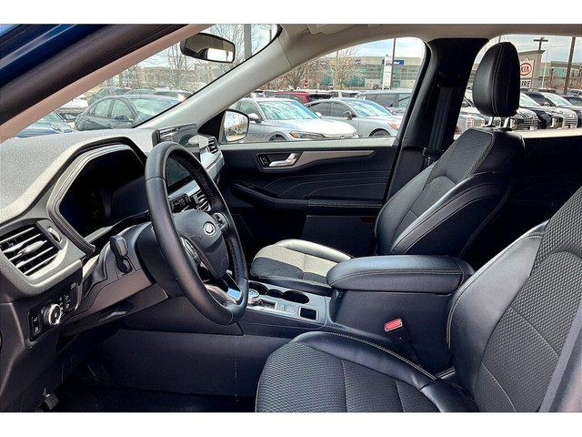 2023 Ford Escape PHEV in Cars & Trucks in Barrie - Image 2
