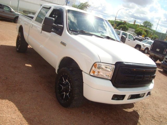2005 Ford Super Duty F-250 4x4 CREW CAB LARIAT DIESEL in Cars & Trucks in Edmonton - Image 4