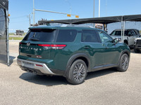 2022 NISSAN PATHFINDER SL PREMIUM PACKAGE 4X4 - TRAILER TOW PACKAGE FEATURES INCLUDE - - Leather Int... (image 4)