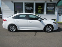 Fresh off lease from Toyota Corolla is a one owner and it is in super condition! Two keys, clean Car... (image 5)