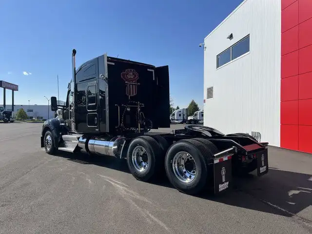 2025 Kenworth W990 in Heavy Trucks in Dartmouth - Image 6