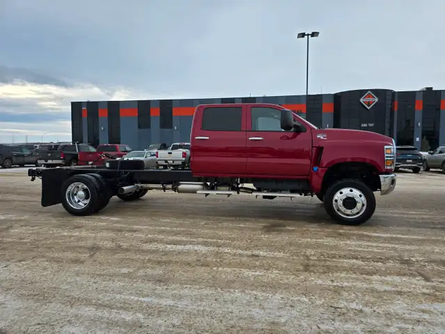 2024 International CV515 Crew Cab in Heavy Trucks in Red Deer - Image 6