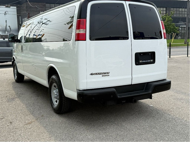 2015 Chevrolet Express Passenger 15 Passenger|Certified|Clean Ca in Cars & Trucks in City of Toronto - Image 4