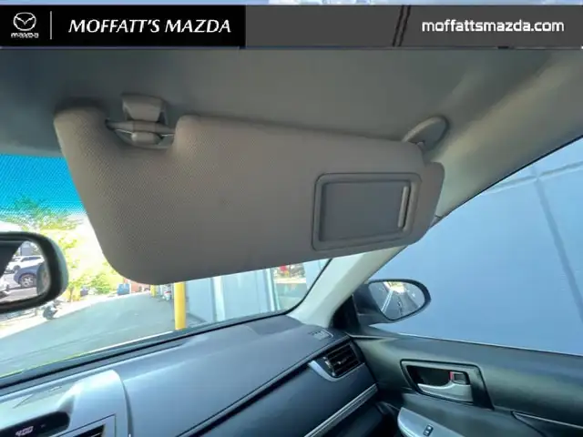 2014 Toyota Camry SE dans Autos et camions dans Barrie - Image 41