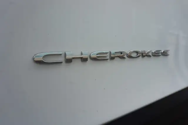 2017 Jeep Cherokee in Cars & Trucks in Oakville / Halton Region - Image 33