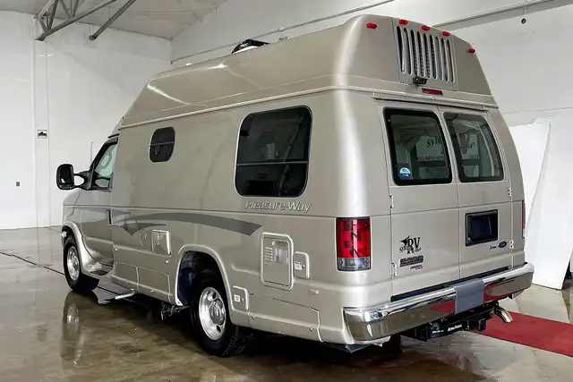 2012 Pleasure-Way Excel TS – Pre-Owned Class B Motorhome. in RVs & Motorhomes in Red Deer - Image 8