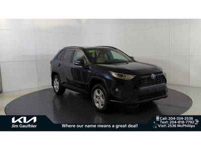  2021 Toyota RAV4 Hybrid XLE AWD, Low km, Smart Safety Features