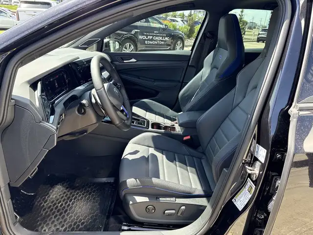 2024 Volkswagen Golf R BASE dans Autos et camions dans Ville d’Edmonton - Image 15