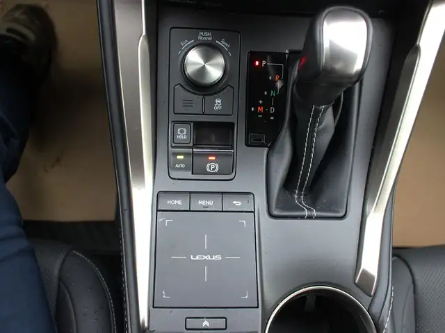 2018 Lexus NX300 FSPORT AWD w/ 2 Sets of Tires in Cars & Trucks in Calgary - Image 16