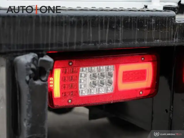 2023 Mercedes-Benz Sprinter 3500 3500 | AWD | 14 FT INSULATED BO in Cars & Trucks in City of Toronto - Image 13