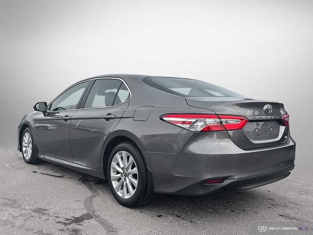  2019 Toyota Camry LE | LOW KMS | JUST TRADED | COME SEE | in Cars & Trucks in Oakville / Halton Region - Image 4