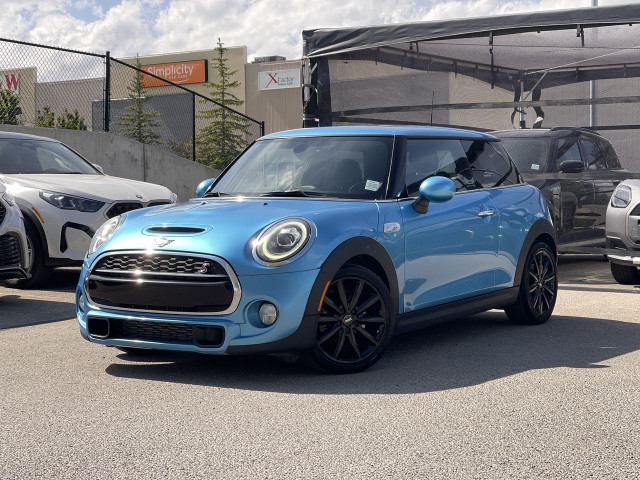 2019 MINI 3 Door in Cars & Trucks in Calgary