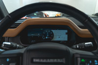 Land Rover Defender 110 P400 X 2022: - Extérieur GONDWANA STONE GLOSS sur intérieur en cuir VINTAGE... (image 3)