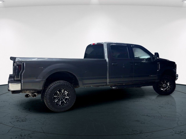 2018 Ford Super Duty F-350 SRW in Cars & Trucks in Edmonton - Image 2