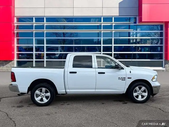 2023 Ram 1500 Classic SLT | Hemi V8 | Trailer Tow Pkg. | 20 in Cars & Trucks in Guelph - Image 8