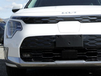 Kia Niro EV Wave w/Snow White Pearl & Grey Exterior (image 2)