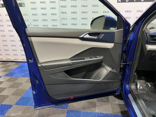 2022 Volkswagen Taos in Cars & Trucks in Ottawa - Image 10