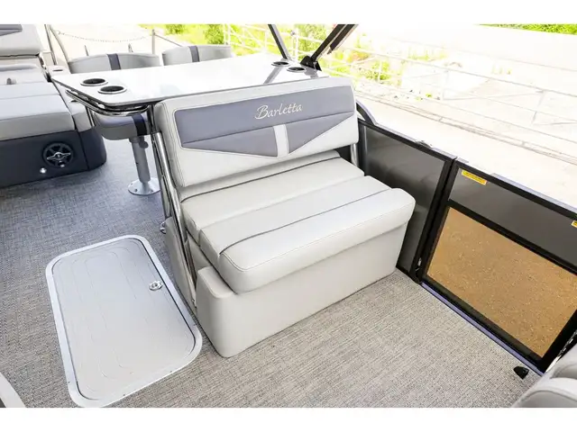 2025 Barletta Cabrio 24 UE in Powerboats & Motorboats in Québec City - Image 39