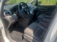 Take a look at this immaculately kept top of the line Odyssey. Finished in beautiful pearl white ove... (image 9)