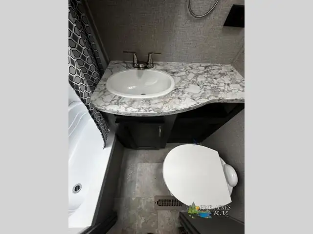 2020 Jayco Jay Flight 32TSBH in Travel Trailers & Campers in Truro - Image 21