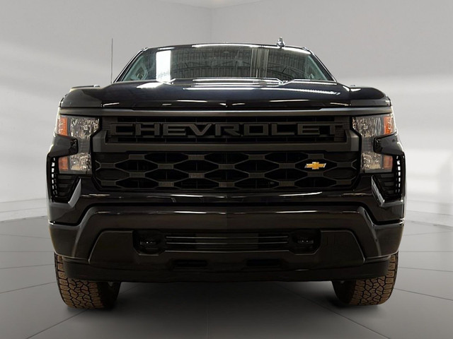 2023 Chevrolet Silverado 1500 CUSTOM CREW CAB 4X4 in Cars & Trucks in Laval / North Shore - Image 2