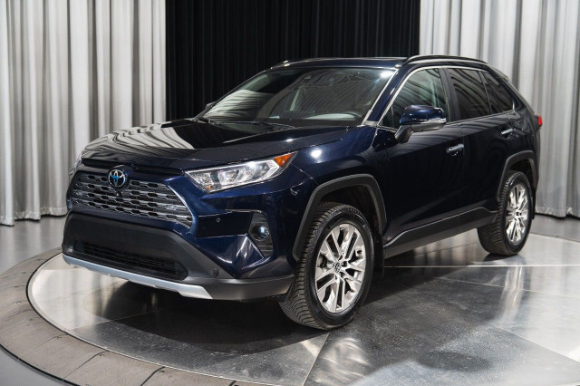2020 Toyota RAV4 in Cars & Trucks in Strathcona County - Image 3