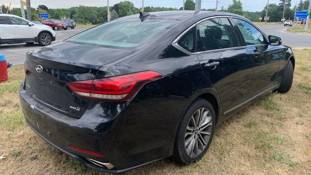 2015 Hyundai Genesis sedan Luxury in Cars & Trucks in Oakville / Halton Region - Image 4