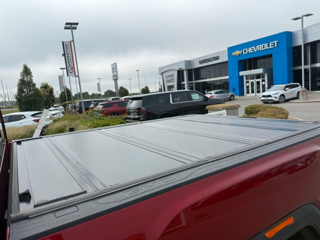 2021 GMC SIERRA 2500HD AT4 | TONNEAU COVER | DURAMAX | CLEAN CAR in Cars & Trucks in Hamilton - Image 4