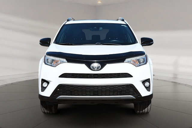 2017 Toyota RAV4 SE + CUIR + TOIT OUVRANT LIQUIDATION in Cars & Trucks in Longueuil / South Shore - Image 2