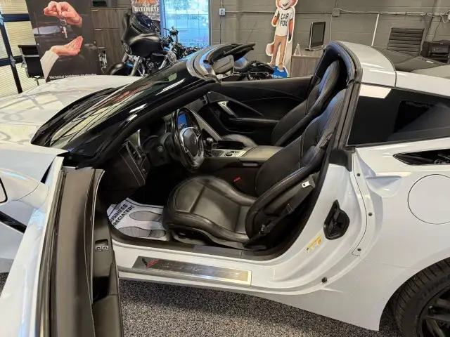 2019 Chevrolet Corvette Z51 STINGRAY 1LT | RARE 7spd MANUAL in Cars & Trucks in Calgary - Image 12