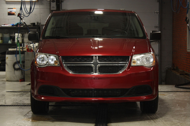 2011 Dodge Grand Caravan STOW & GO 169000KM in Cars & Trucks in City of Montréal - Image 2