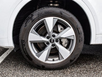 This Audi Q5 boasts a Intercooled Turbo Gas/Electric I-4 2.0 L/121 engine powering this Automatic tr... (image 8)
