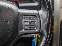Diamond Black Crystal Pearlcoat 2019 Ram 1500 Classic 8-Speed Automatic HEMI 5.7L V8 Multi Displacem... (image 4)
