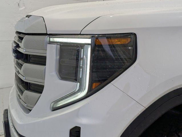 2025 GMC Sierra 1500 SLE- Preferred Pkg - Protection Pkg in Cars & Trucks in Barrie - Image 2