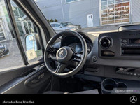 Mercedes-Benz Rive-Sud, la destination Mercedes-Benz par excellence. Bienvenue en première classe. D... (image 8)