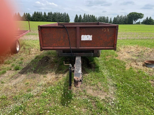 Weber Dump Trailer - 7' x 10' in Farming Equipment in Stratford - Image 2