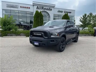 Wow what a nice truck , comes with Chrysler Gold Plan ext. warranty, tech pkg, 8.4 screen with apple...