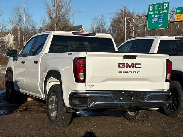 2023 GMC Sierra 1500 Pro - Apple CarPlay - Android Auto - $367 B in Cars & Trucks in Moncton - Image 4