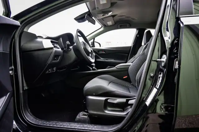 2022 Toyota C-HR LE • APPLE CARPLAY • ADAPTIVE CRUISE CONTROL in Cars & Trucks in Kingston - Image 28