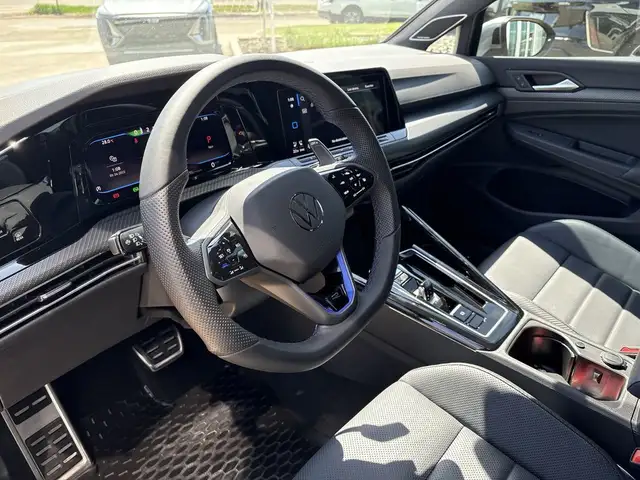 2024 Volkswagen Golf R BASE dans Autos et camions dans Ville d’Edmonton - Image 16