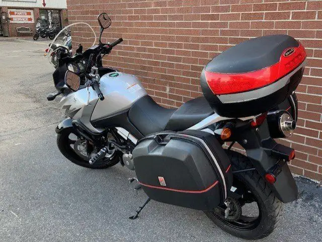 2005 Suzuki DL650 V-Strom in Street, Cruisers & Choppers in City of Toronto - Image 9
