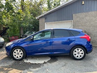 Ford focus 2012 Automatique 115 000km Vitre electrique Air climatise Siege Chauffant Sur pneu hiver... (image 1)