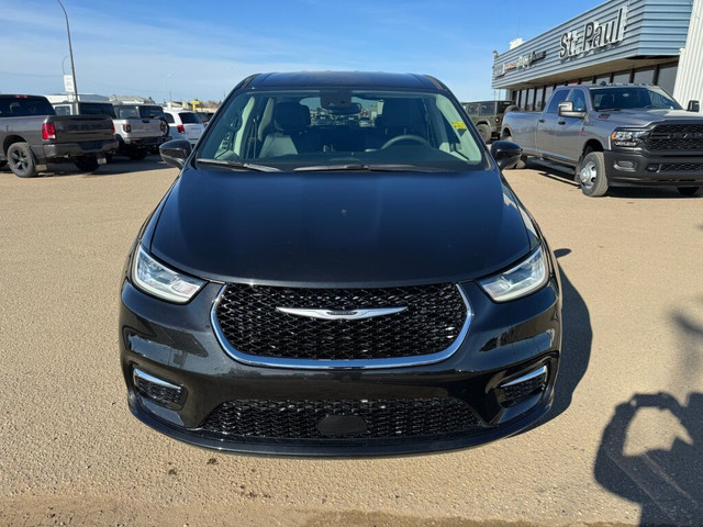 2023 Chrysler Pacifica Touring L in Cars & Trucks in Edmonton - Image 3