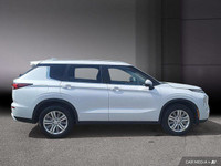 Le Mitsubishi Outlander SE 4WD 2023 est un VUS compact qui combine performance, confort et technolog... (image 7)