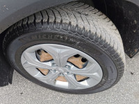 • Power_Steering • Power_Brakes • Power_Windows • Power_Mirrors • Power_Locks • Keyless_Entry • Air_... (image 8)