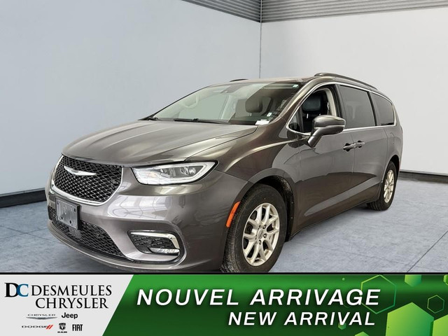 2022 Chrysler Pacifica Touring L 8 PASSAGERS Theater Family grou in Cars & Trucks in Laval / North Shore
