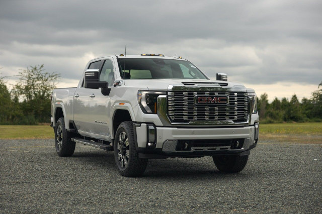 2024 GMC Sierra 3500HD in Cars & Trucks in Delta/Surrey/Langley - Image 2